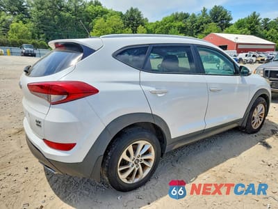 Trzecie zdjęcie samochodu z tyłu: 2016 HYUNDAI TUCSON ECO VIN:KM8J3CA29GU022347 - miniatura
