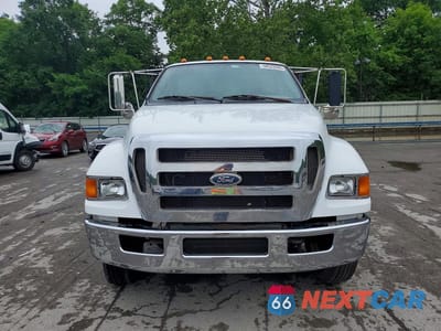 Piąte zdjęcie samochodu w środku: 2005 FORD F650 SUPER DUTY VIN:3FRNF65975V184059 - miniatura