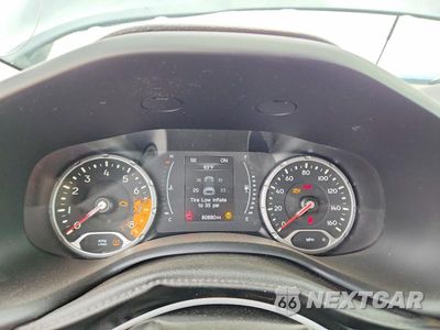 Zdjęcie 9 z 14 samochodu: 2017 JEEP RENEGADE SPORT VIN:ZACCJAAH3HPG26619 - miniatura