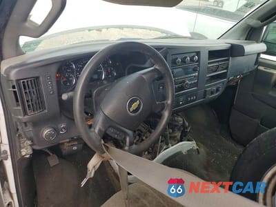 Zdjęcie 8 z 13 samochodu: 2016 CHEVROLET EXPRESS G3500 LT VIN:1GAZGPFG0G1288129 - miniatura