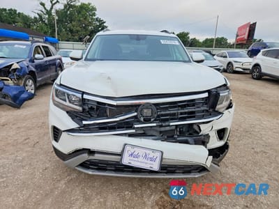 Piąte zdjęcie samochodu w środku: 2021 VOLKSWAGEN ATLAS SE VIN:1V2HR2CA7MC569195 - miniatura