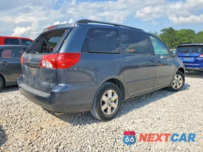 Trzecie zdjęcie samochodu z tyłu: 2010 TOYOTA SIENNA XLE VIN:5TDYK4CC0AS329662 - miniatura