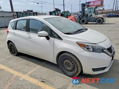 Czwarte zdjęcie samochodu z boku: 2017 NISSAN VERSA NOTE S PLUS VIN:3N1CE2CP9HL372442 - miniatura