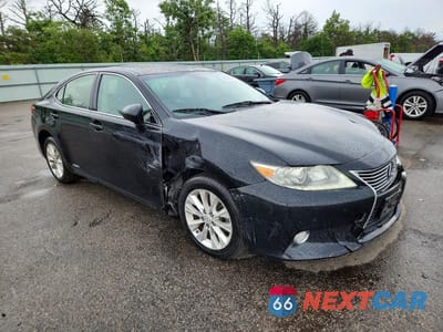 Czwarte zdjęcie samochodu z boku: 2013 LEXUS ES 300H VIN:JTHBW1GG9D2022989 - miniatura