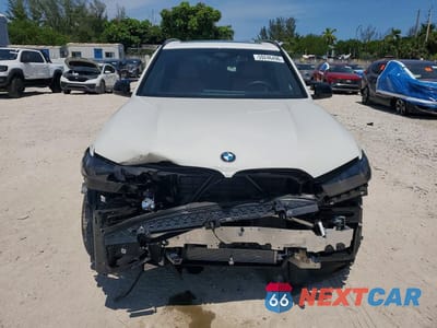 Piąte zdjęcie samochodu w środku: 2026 BMW X5 M60I VIN:5UX33EU0XT9317620 - miniatura