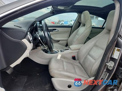 Zdjęcie 7 z 12 samochodu: 2014 MERCEDES-BENZ CLA 45 AMG VIN:WDDSJ5CB1EN086676 - miniatura