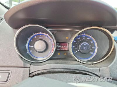 Zdjęcie 9 z 12 samochodu: 2011 HYUNDAI SONATA LIMITED VIN:5NPEC4ACXBH036829 - miniatura