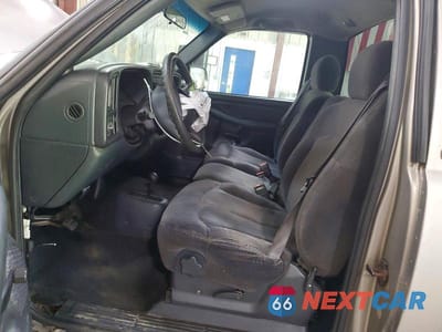 Zdjęcie 7 z 12 samochodu: 2000 CHEVROLET SILVERADO K1500 VIN:1GCEK14V6YE284079 - miniatura