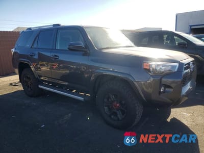 Czwarte zdjęcie samochodu z boku: 2021 TOYOTA 4RUNNER SR5 VIN:JTEMU5JR0M5962609 - miniatura
