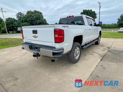 Czwarte zdjęcie samochodu z boku: 2019 CHEVROLET SILVERADO K2500 HEAVY DUTY LT VIN:1GC1KSEY4KF265478 - miniatura