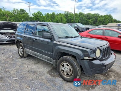 Czwarte zdjęcie samochodu z boku: 2011 JEEP PATRIOT SPORT VIN:1J4NF1GB2BD126822 - miniatura