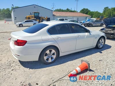 Trzecie zdjęcie samochodu z tyłu: 2013 BMW 528 XI VIN:WBAXH5C51DD114810 - miniatura