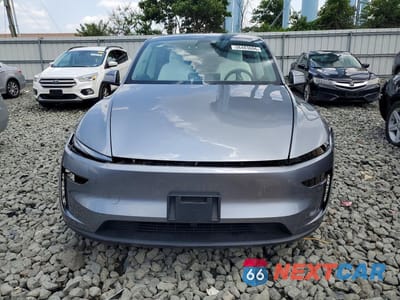 Piąte zdjęcie samochodu w środku: 2026 TESLA MODEL Y VIN:7SAYGDEEXTA382585 - miniatura