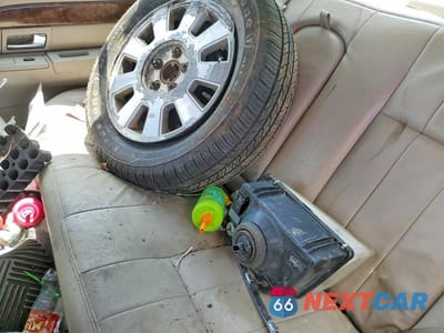 Zdjęcie 10 z 12 samochodu: 2006 MERCURY GRAND MARQUIS LS VIN:2MEFM75V16X606086 - miniatura