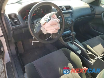 Zdjęcie 8 z 12 samochodu: 2004 HONDA ACCORD LX VIN:1HGCM72244A026630 - miniatura
