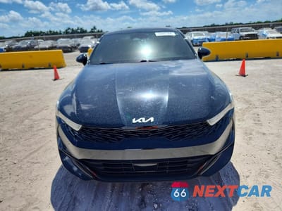 Piąte zdjęcie samochodu w środku: 2023 KIA K5 GT LINE VIN:5XXG64J29PG188921 - miniatura