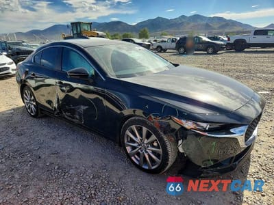 Czwarte zdjęcie samochodu z boku: 2021 MAZDA 3 PREFERRED VIN:JM1BPBCL8M1305817 - miniatura