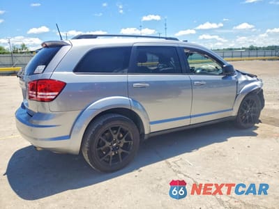 Trzecie zdjęcie samochodu z tyłu: 2020 DODGE JOURNEY SE VIN:3C4PDCABXLT271823 - miniatura
