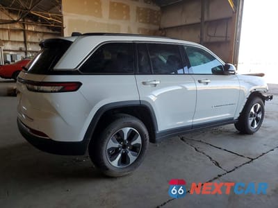 Trzecie zdjęcie samochodu z tyłu: 2024 JEEP GRAND CHEROKEE LIMITED 4XE VIN:1C4RJYB60R8959093 - miniatura