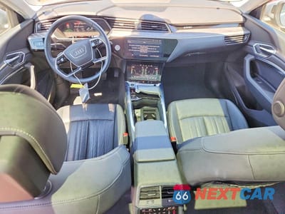 Zdjęcie 8 z 12 samochodu: 2022 AUDI E-TRON PREMIUM PLUS VIN:WA1LAAGE7NB014307 - miniatura