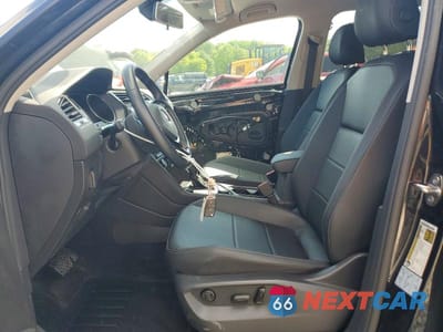 Zdjęcie 7 z 14 samochodu: 2020 VOLKSWAGEN TIGUAN SE VIN:3VV2B7AX2LM044396 - miniatura