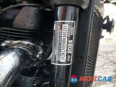 Zdjęcie 9 z 9 samochodu: 2024 HONDA VT750 C VIN:JH2RC5009RK900268 - miniatura
