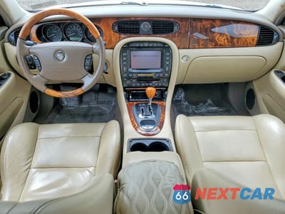 Zdjęcie 8 z 13 samochodu: 2006 JAGUAR XJR VIN:SAJWA73C96TH03632 - miniatura