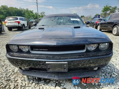 Piąte zdjęcie samochodu w środku: 2013 DODGE CHALLENGER SXT VIN:2C3CDYAG9DH520845 - miniatura
