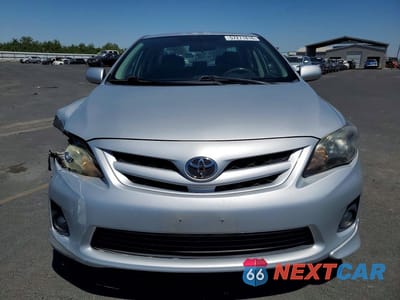 Piąte zdjęcie samochodu w środku: 2013 TOYOTA COROLLA S VIN:2T1BU4EEXDC956302 - miniatura