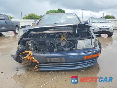 Piąte zdjęcie samochodu w środku: 1993 LEXUS LS 400 VIN:JT8UF11EXP0162744 - miniatura