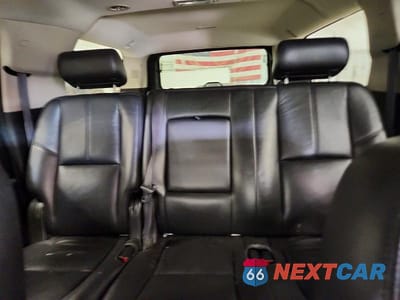 Zdjęcie 10 z 13 samochodu: 2010 CHEVROLET SUBURBAN K1500 LT VIN:1GNUKJE3XAR200490 - miniatura