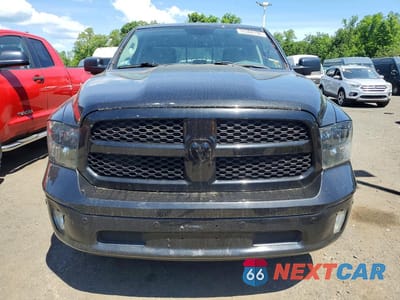 Piąte zdjęcie samochodu w środku: 2018 RAM 1500 SLT VIN:1C6RR7GT5JS138975 - miniatura