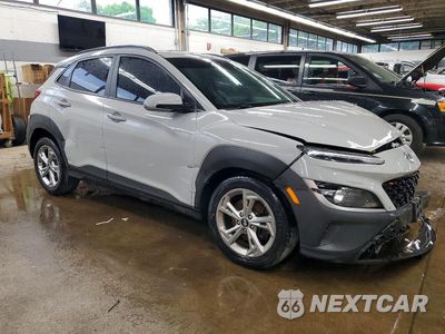 Czwarte zdjęcie samochodu z boku: 2022 HYUNDAI KONA SEL VIN:KM8K6CAB7NU921118 - miniatura