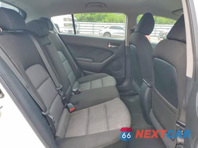 Zdjęcie 10 z 12 samochodu: 2016 KIA FORTE LX VIN:KNAFK5A86G5636616 - miniatura