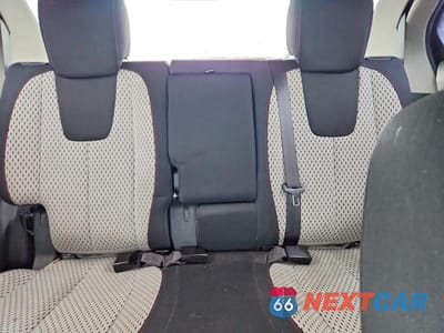 Zdjęcie 10 z 14 samochodu: 2011 CHEVROLET EQUINOX LS VIN:2GNALBEC6B1292634 - miniatura