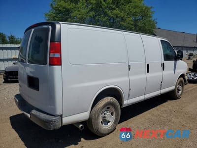 Trzecie zdjęcie samochodu z tyłu: 2018 CHEVROLET EXPRESS 2500 CARGO DELIVERY VAN VIN:1GCWGAFP9J1241938 - miniatura