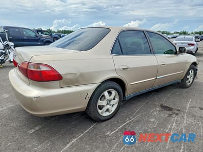 Trzecie zdjęcie samochodu z tyłu: 2000 HONDA ACCORD SE VIN:1HGCG5675YA103478 - miniatura
