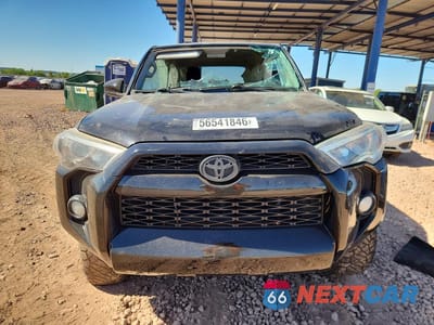 Piąte zdjęcie samochodu w środku: 2015 TOYOTA 4RUNNER SR5 VIN:JTEBU5JR4F5241011 - miniatura