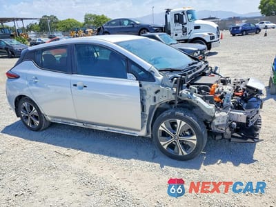 Czwarte zdjęcie samochodu z boku: 2022 NISSAN LEAF SV VIN:1N4AZ1CV5NC556601 - miniatura