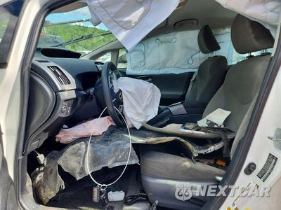 Zdjęcie 7 z 12 samochodu: 2014 TOYOTA PRIUS THREE VIN:JTDKN3DU2E0390521 - miniatura