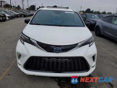 Piąte zdjęcie samochodu w środku: 2022 TOYOTA SIENNA XSE 7-PASSENGER VIN:5TDXRKEC9NS086710 - miniatura