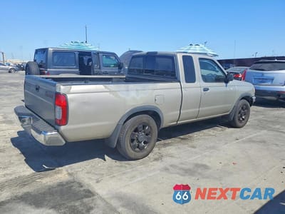 Trzecie zdjęcie samochodu z tyłu: 2000 NISSAN FRONTIER KING CAB XE VIN:1N6DD26S7YC320269 - miniatura