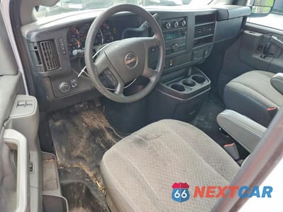 Zdjęcie 8 z 14 samochodu: 2017 GMC SAVANA 2500 CARGO DELIVERY VAN VIN:1GTW7AFF7H1914341 - miniatura