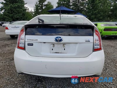 Zdjęcie 6 z 12 samochodu: 2013 TOYOTA PRIUS PERSONA SERIES SE VIN:JTDKN3DU3D5599073 - miniatura