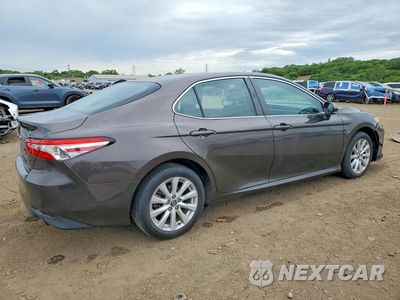 Trzecie zdjęcie samochodu z tyłu: 2018 TOYOTA CAMRY LE VIN:4T1B11HK0JU091911 - miniatura