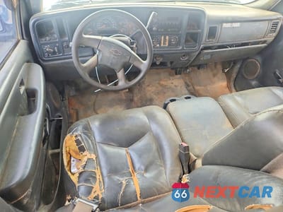 Zdjęcie 8 z 12 samochodu: 2006 CHEVROLET SILVERADO C2500 HEAVY DUTY VIN:1GCHC23U46F173871 - miniatura