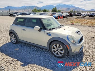 Czwarte zdjęcie samochodu z boku: 2009 MINI COOPER S VIN:WMWMF735X9TW85956 - miniatura