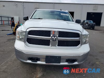 Piąte zdjęcie samochodu w środku: 2023 RAM 1500 CLASSIC TRADESMAN VIN:3C6RR7KGXPG662097 - miniatura