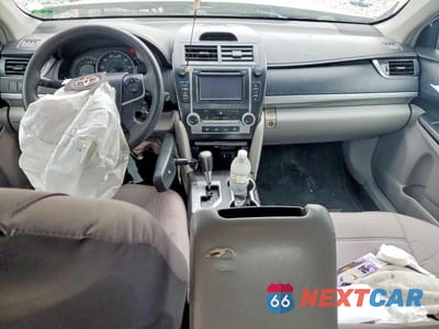 Zdjęcie 8 z 12 samochodu: 2012 TOYOTA CAMRY LE VIN:4T1BF1FK7CU028361 - miniatura
