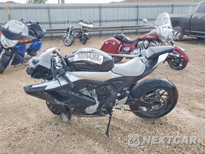 Trzecie zdjęcie samochodu z tyłu: 2025 CF MOTO 675SS VIN:LCEPEVLP9S6003436 - miniatura